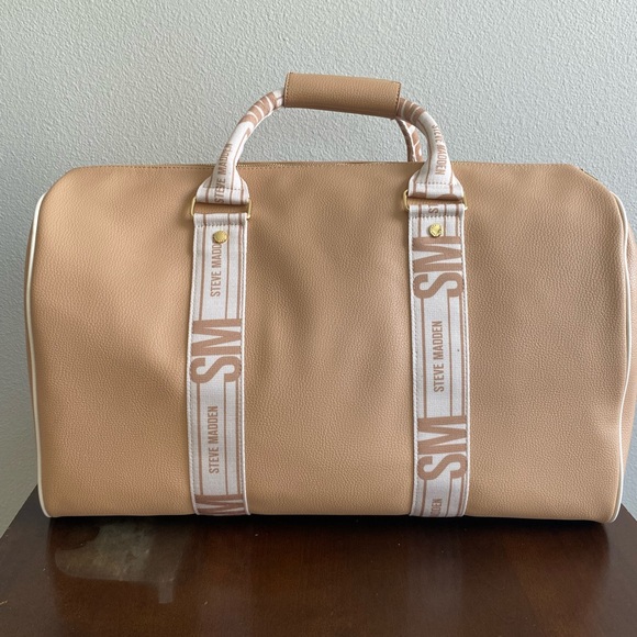 STEVE MADDEN camel/cream speedy weekender duffle bag - Picture 3 of 4